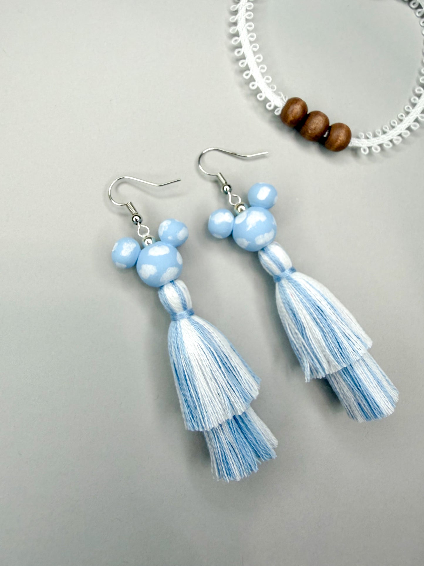 Cloud tassels