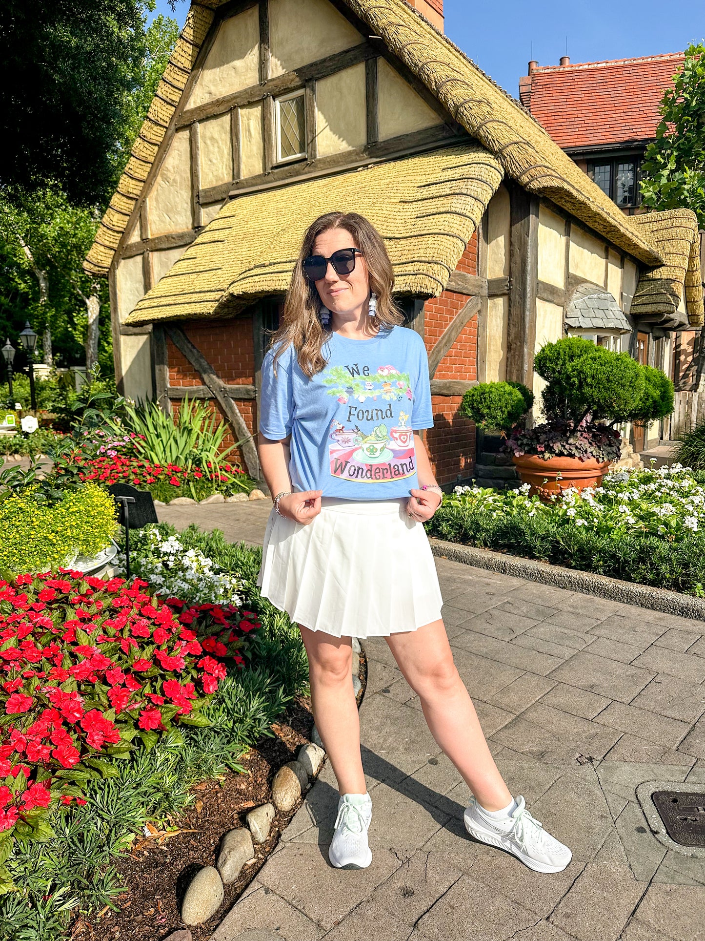 Wonderland tee