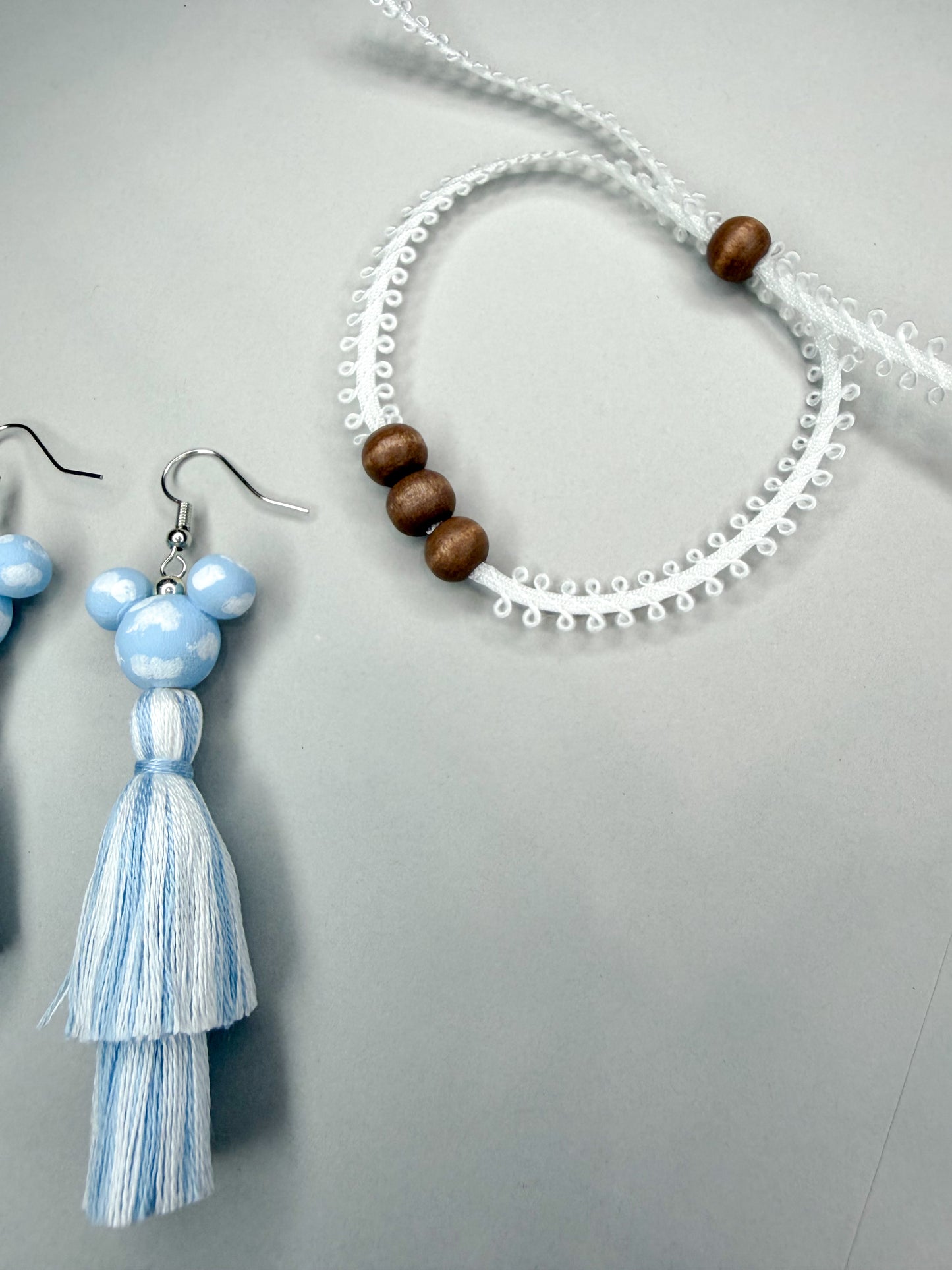 Beaded lace bracelet